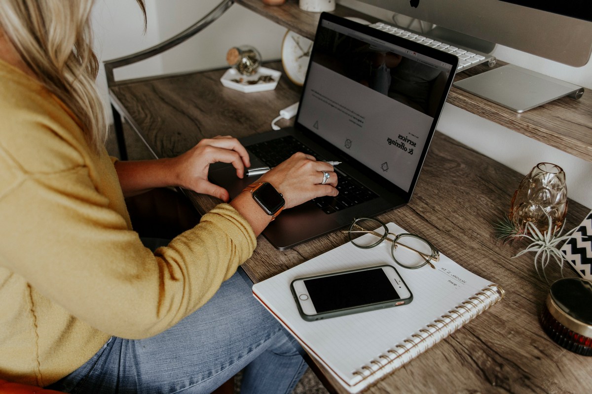 когда платить налог самозанятым и фрилансерам